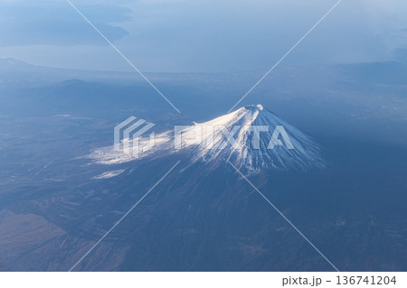 上空から見た富士山 136741204