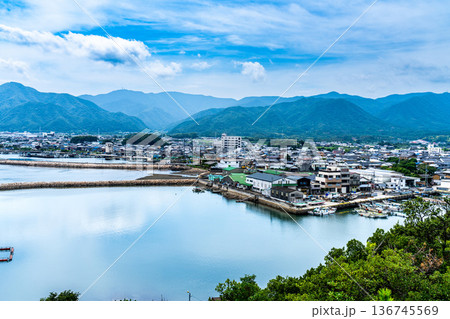 【続日本100名城】引田城跡のある城山から見た初秋の引田の風景2　香川県東かがわ市 136745569