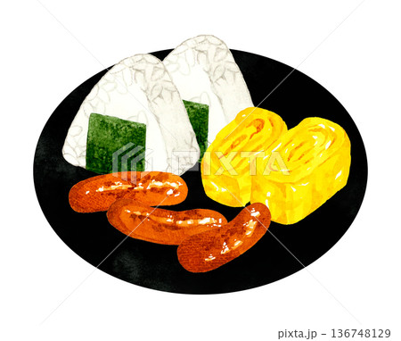 おにぎり・卵焼き・ウインナーのセット　手描き水彩イラスト素材 136748129