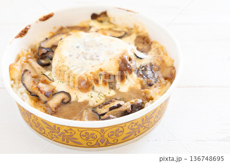 美味しいきのこチーズハンバーグドリア 136748695