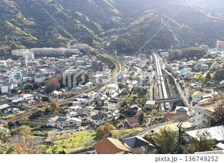 湯河原・新幹線と在来線線路展望 136749252