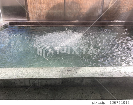 バスルーム 136751012