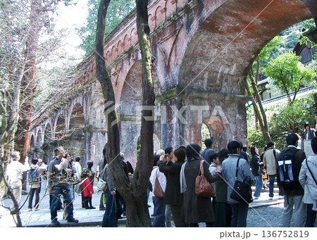 京都市左京区の南禅寺水路閣 京都市左京区の南禅寺水路閣 136752819