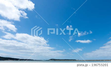 沖縄の海と青空 沖縄の海と青空 136753201