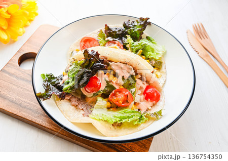 サボテンのラップサンド 136754350