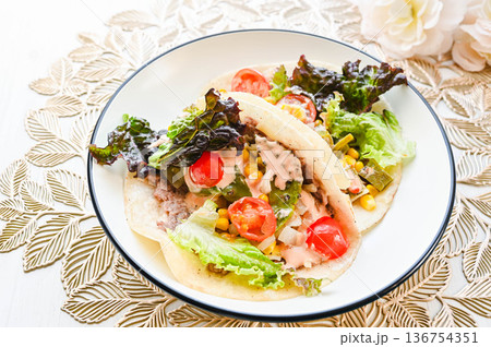 サボテンのラップサンド 136754351