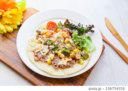 サボテンステーキのラップサンド 136754358