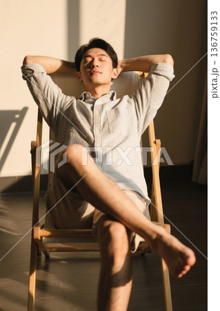 男 男の人 男性 136759133