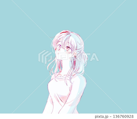 泣いている女性 上半身 風 泣いている女性 上半身 風 136760928