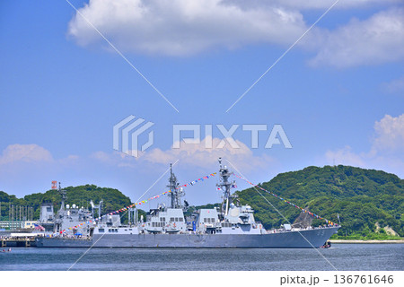 【神奈川】横須賀　ヴェルニー公園からの眺め（海上自衛隊公開日） 136761646