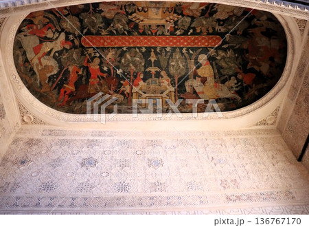 世界遺産　アルハンブラ宮殿　ライオン宮の天井画　スペイン　アンダルシア地方　ヨーロッパ 136767170