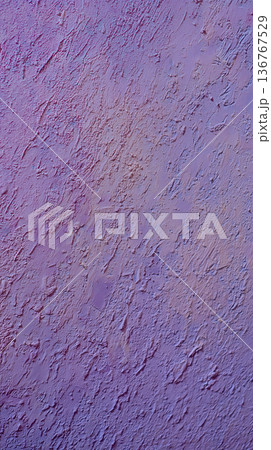紫ピンクグラデーション壁テクスチャ背景 136767529