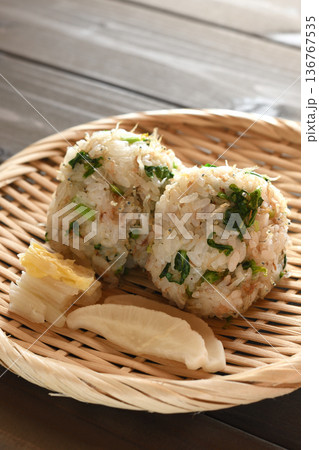 かぶの葉のおにぎり かぶの葉のおにぎり 136767535