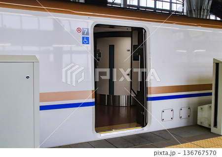 北陸新幹線・乗車口 北陸新幹線・乗車口 136767570