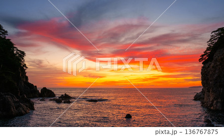 笹川流れ・夕景 136767875