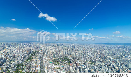 大阪都市風景・地平線と青空 大阪都市風景・地平線と青空 136768848