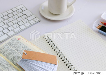 教育イメージ 受験生 試験勉強 教育イメージ 受験生 試験勉強 136769858