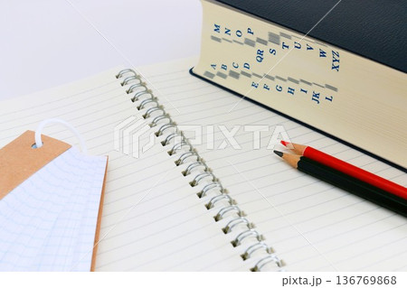 教育イメージ 受験生 試験勉強 教育イメージ 受験生 試験勉強 136769868