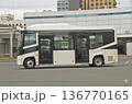 自動運転バス 136770165