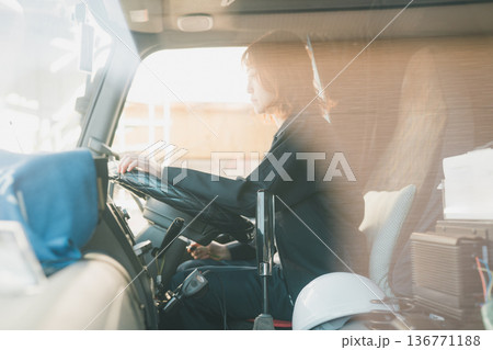 truck driver 136771188