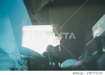 truck driver 136771214