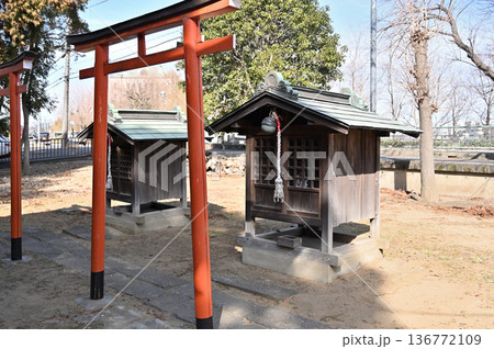 越谷散歩：瓦曽根稲荷神社　越谷市瓦曽根 136772109