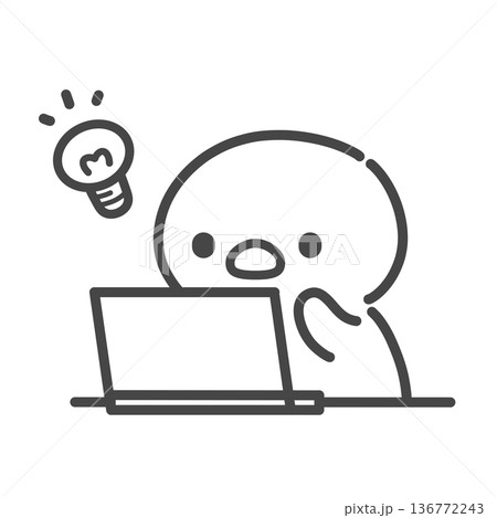 ノートパソコンでアイデアをひらめくひよこの手書き線画イラスト 136772243