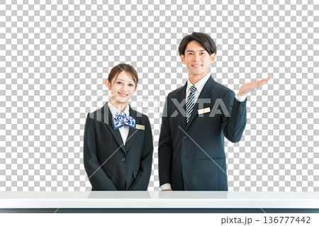カウンター,フロントで働くコンシェルジュ,ホテリエ,フロントスタッフの男女(案内,紹介,おすすめ) カウンター,フロントで働くコンシェルジュ,ホテリエ,フロントスタッフの男女(案内,紹介,おすすめ) 136777442