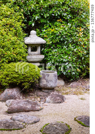 松江藩主 菩提寺 月照寺 書院から望む庭園 松江藩主 菩提寺 月照寺 書院から望む庭園 136777489