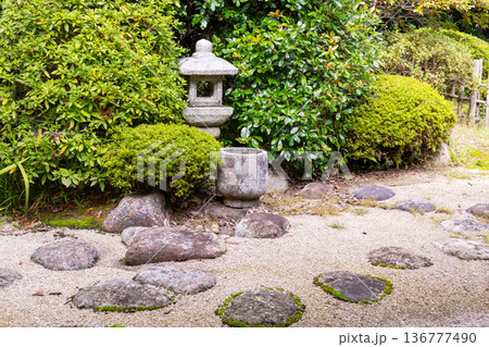 松江藩主 菩提寺 月照寺 書院から望む庭園 松江藩主 菩提寺 月照寺 書院から望む庭園 136777490