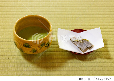 抹茶と和菓子 136777597