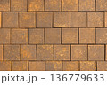 古い敷石のテクスチャ 136779633