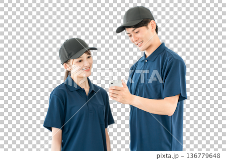 身穿polo衫制服的運輸和配送公司男女員工,司機 身穿polo衫制服的運輸和配送公司男女員工,司機 136779648