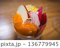 フルーツパフェ フルーツパフェ 136779945