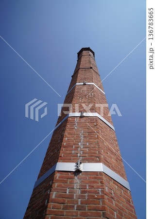 煉瓦の煙突 136783665