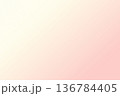 落ち着いたピンクとイエローのグラデーション背景素材 136784405