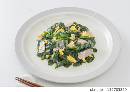 ちぢみほうれん草の中華風炒め物 ちぢみほうれん草の中華風炒め物 136785229