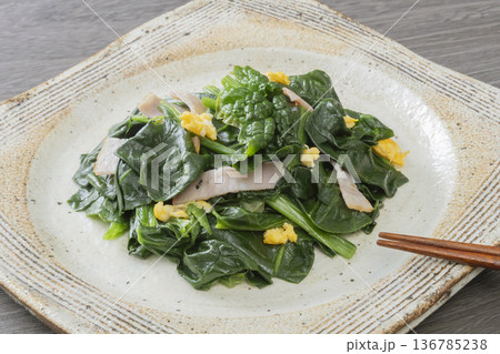ちぢみほうれん草の中華風炒め物 ちぢみほうれん草の中華風炒め物 136785238
