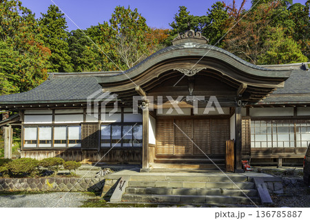 鳥海山大物忌神社　吹浦口ノ宮　 社務所　斎館　山形県遊佐町 136785887