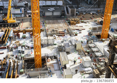 工事現場　再開発 136786855