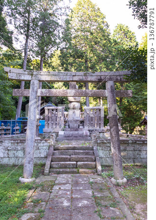 松江藩主　菩提寺　月照寺　松江藩の三代松平綱近公　墓所 136787791