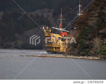箱根芦ノ湖と観光船 箱根芦ノ湖と観光船 136789209