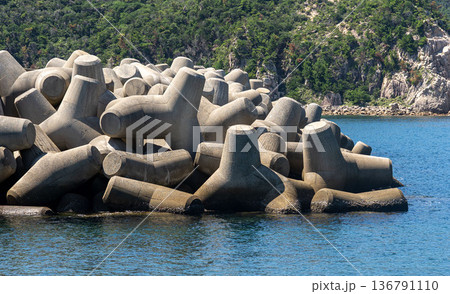 糸島の海・消波ブロック 136791110