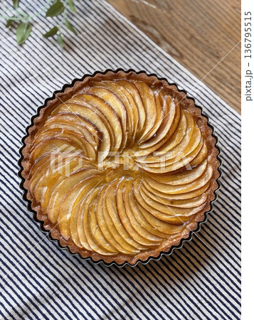 りんごタルト 136795515