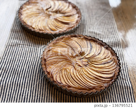 りんごタルト 136795521