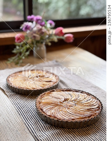 りんごタルト 136795534