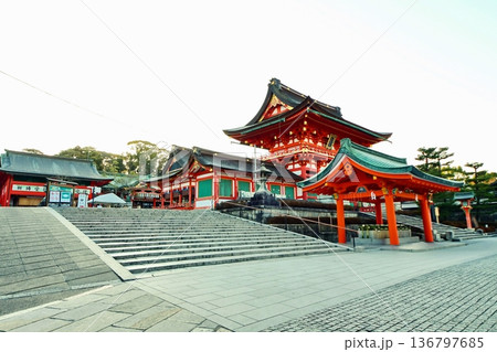 京都府 伏見稲荷大社 楼門 & 手水舎 京都市伏見区深草藪之内町 京都府 伏見稲荷大社 楼門 & 手水舎 京都市伏見区深草藪之内町 136797685