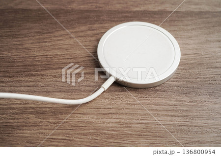Wireless charger, magnetic charging modern equipment of mobile phone. Wireless charger, magnetic charging modern equipment of mobile phone. 136800954