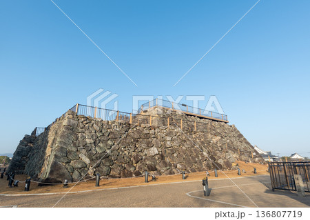 大和郡山城天守台を南東側から望む風景 136807719