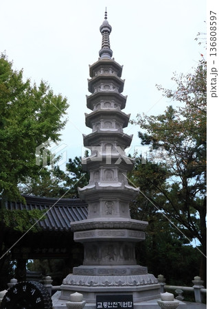 プサン近郊　海東龍宮寺 136808597